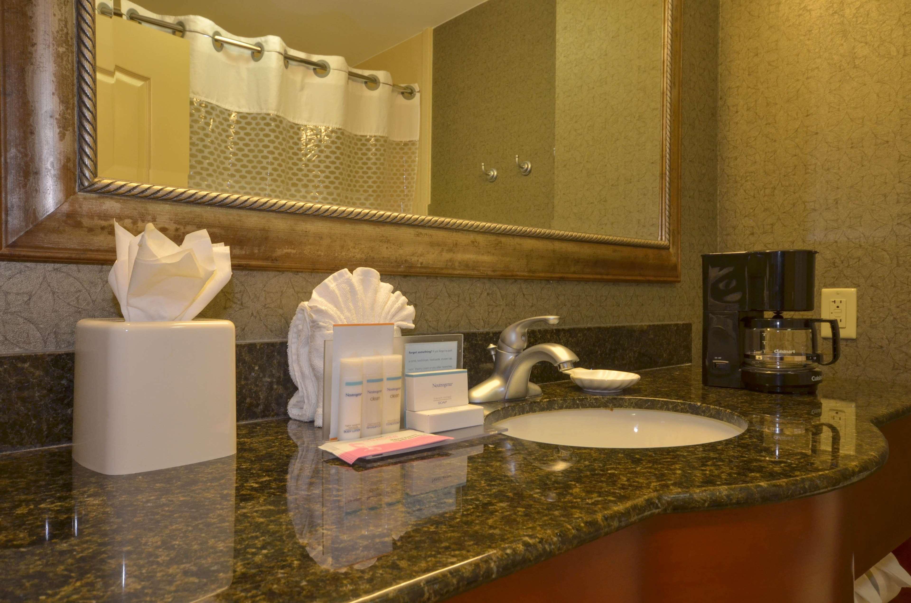 Hampton Inn Bryant Bagian luar foto