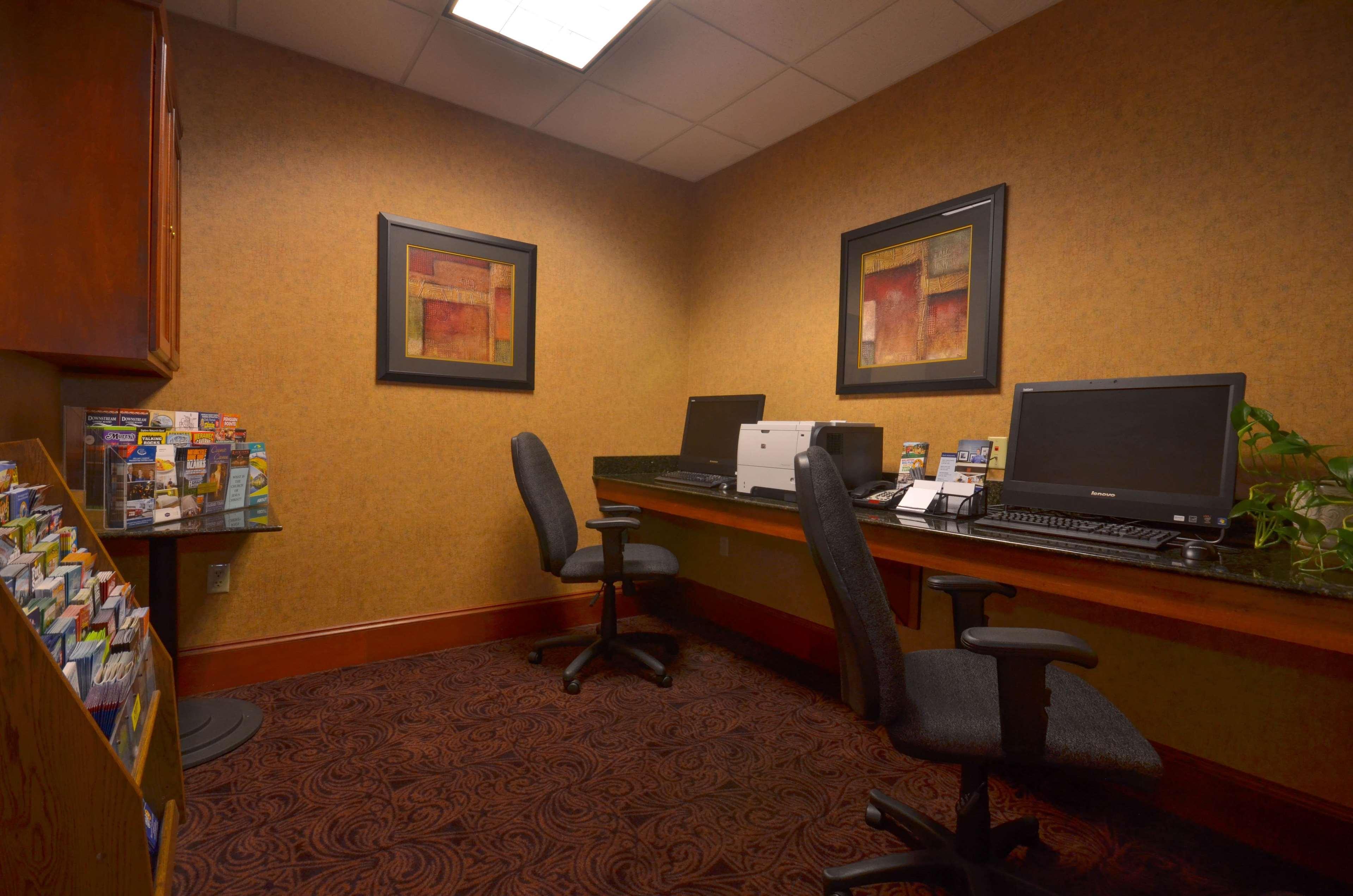 Hampton Inn Bryant Bagian luar foto
