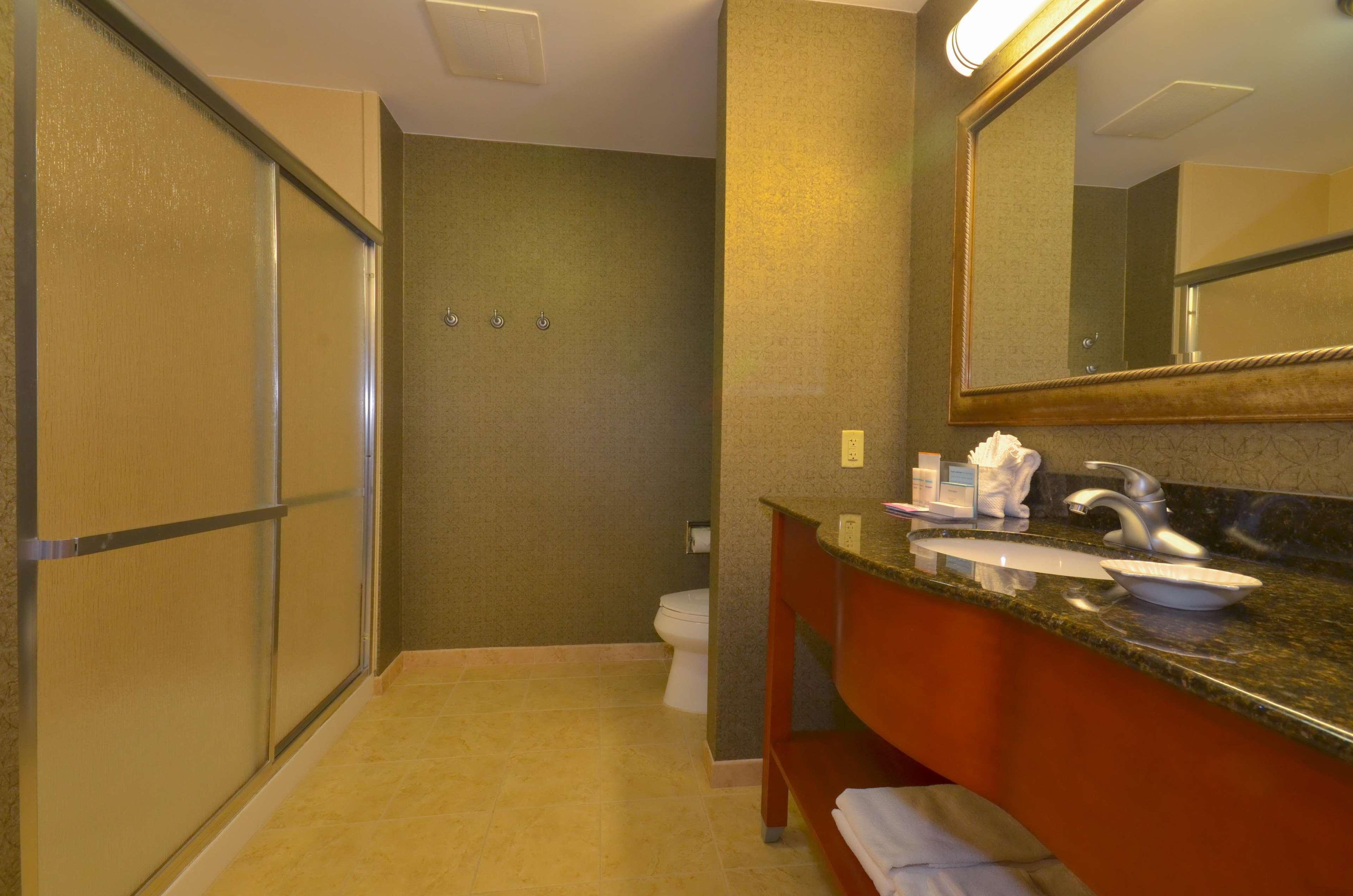 Hampton Inn Bryant Bagian luar foto