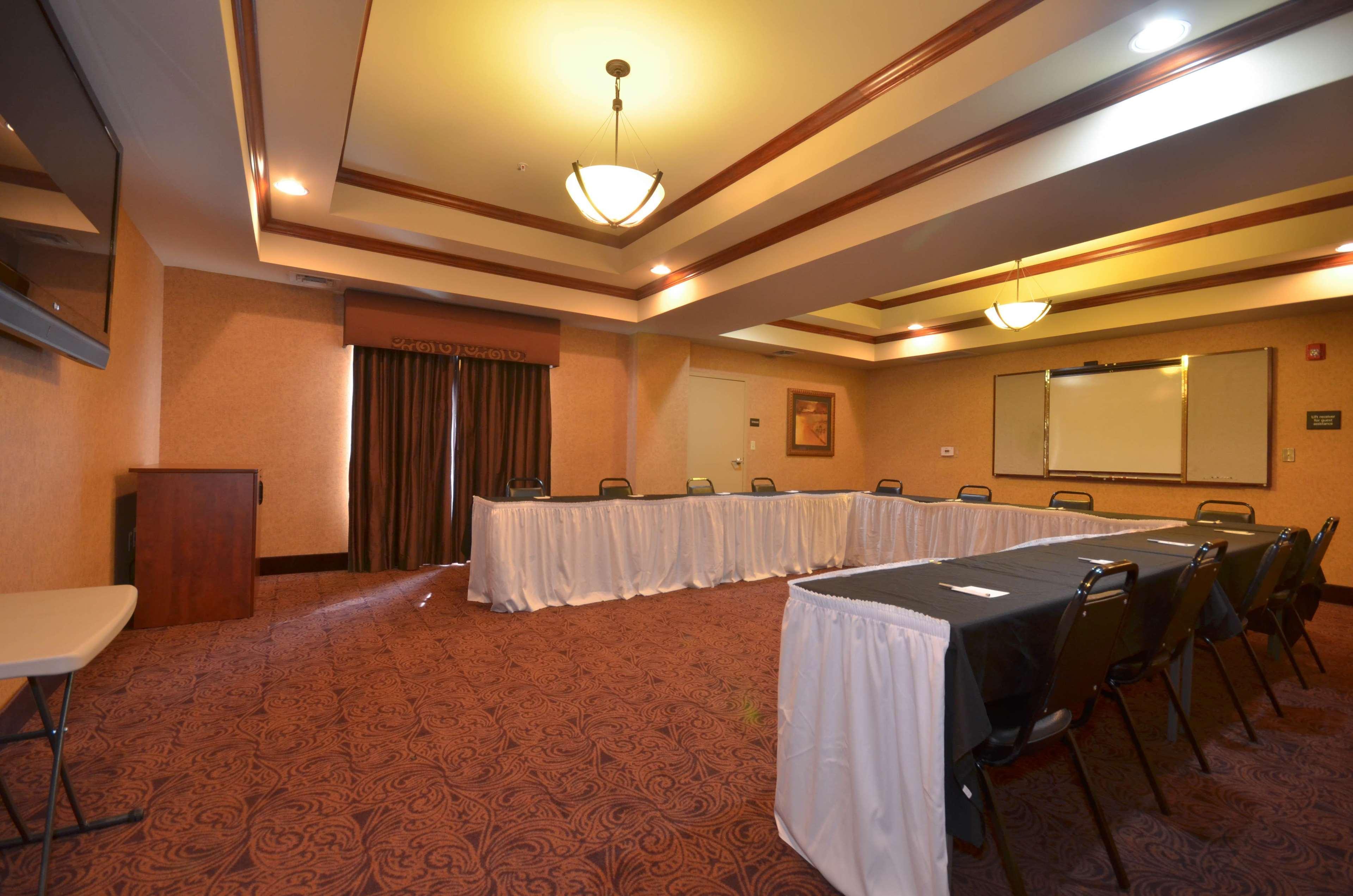 Hampton Inn Bryant Bagian luar foto