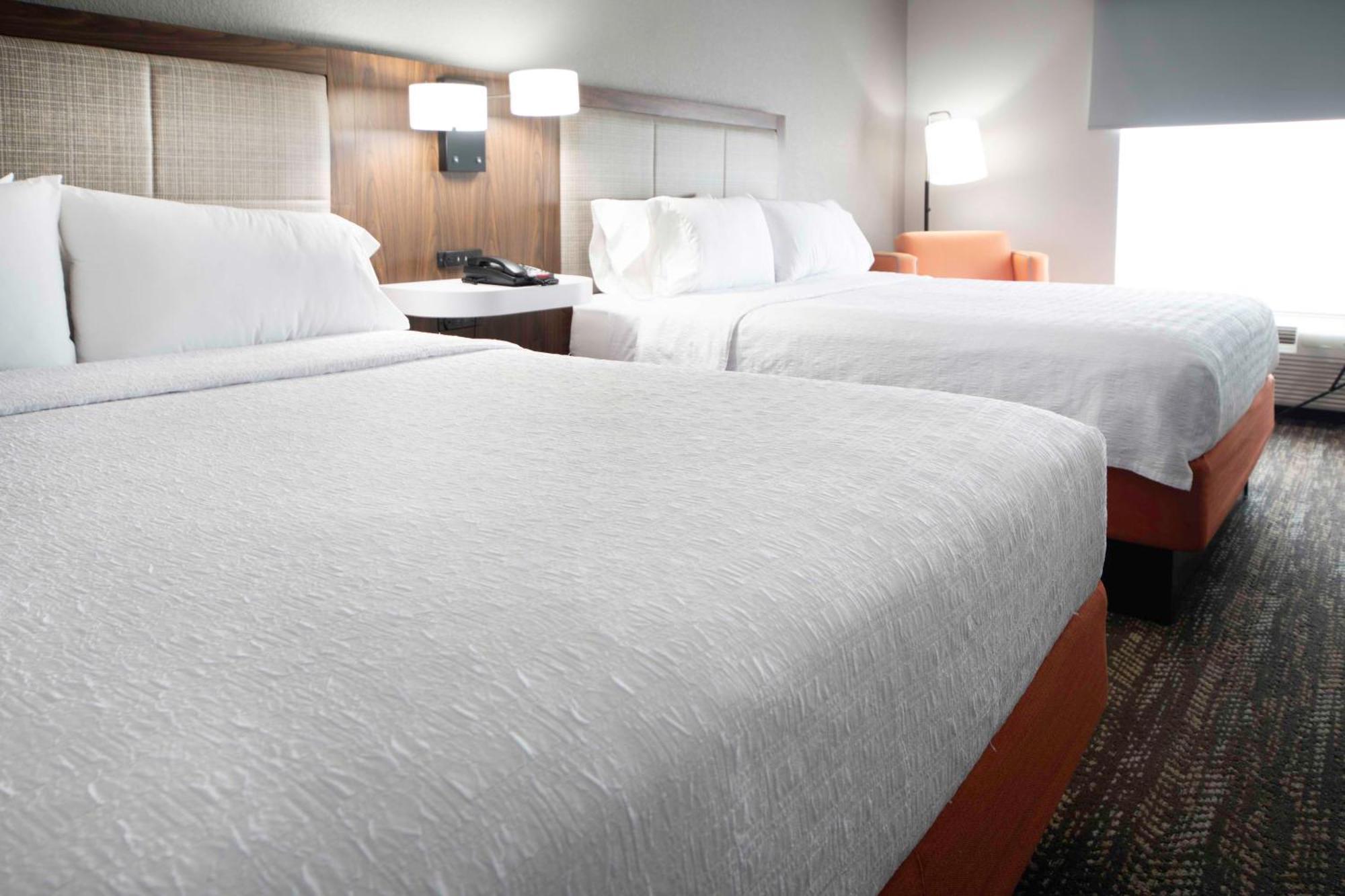 Hampton Inn Bryant Bagian luar foto