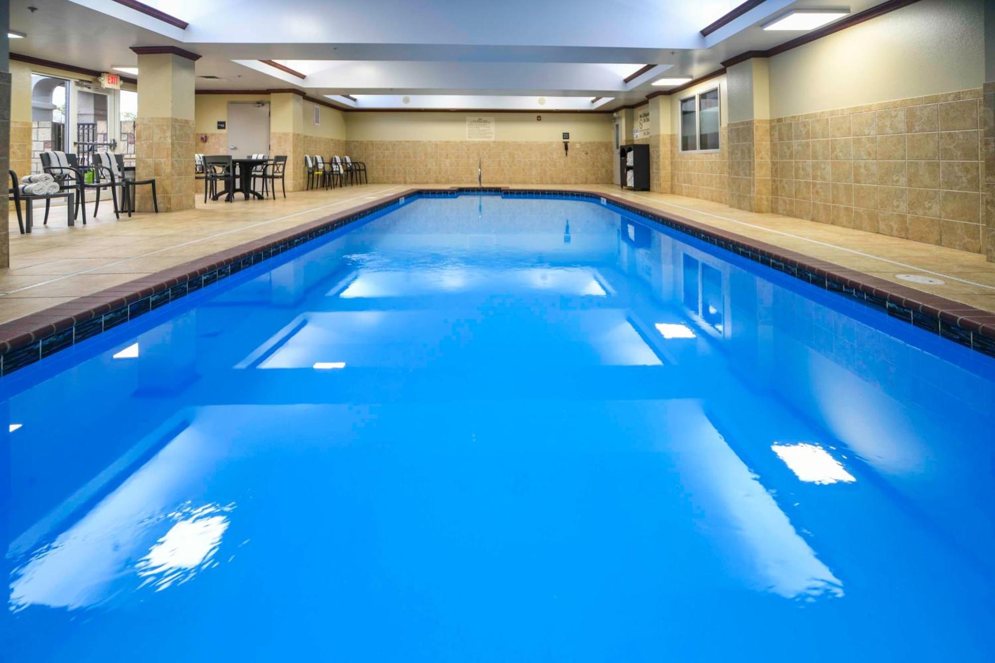 Hampton Inn Bryant Bagian luar foto