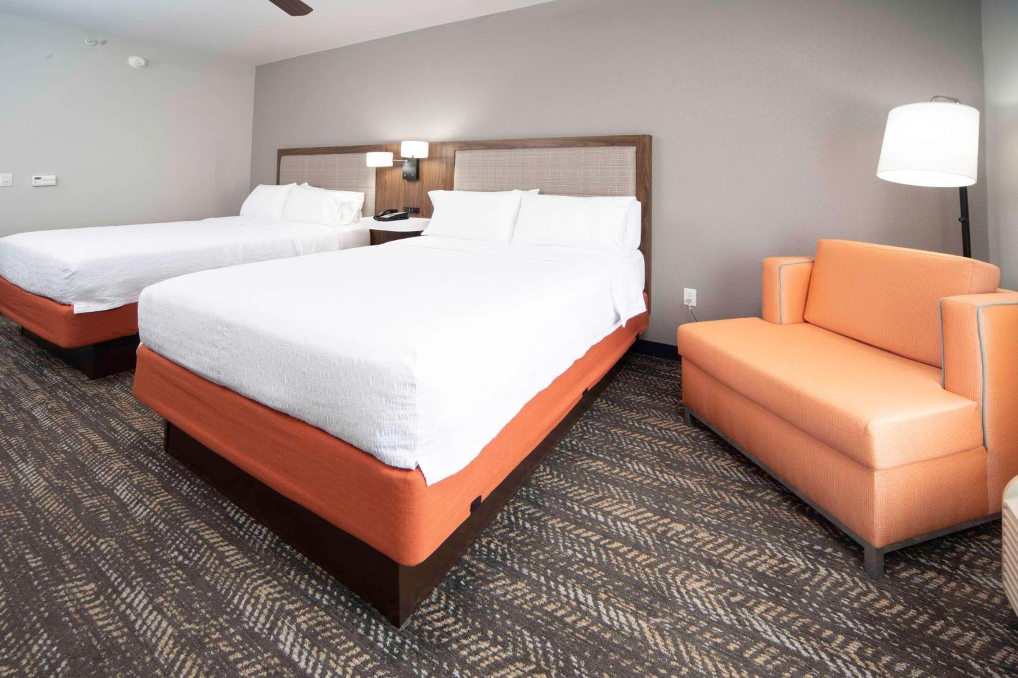 Hampton Inn Bryant Bagian luar foto